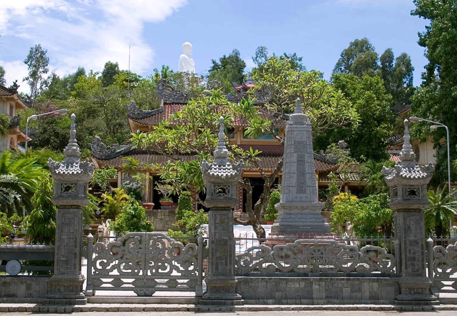Chùa Long Sơn